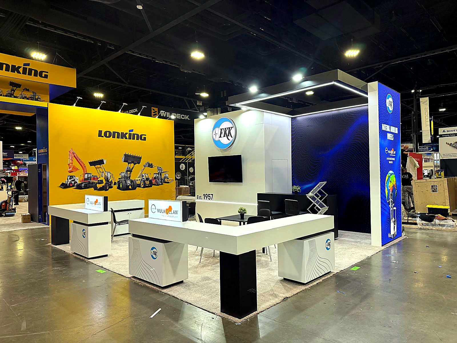 Custom trade show booth designed and built by Standmi for FKK
